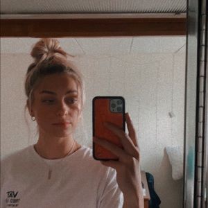 Meet your Posher, Devin